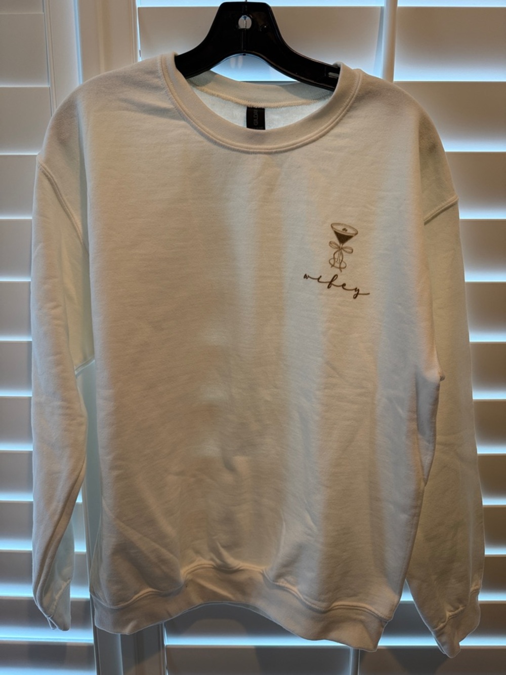 White Crewneck “Wifey” Sweatshirt with espresso martini - never worn